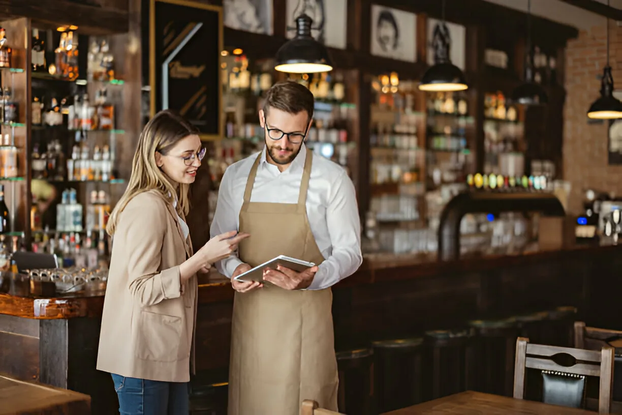 Diseño de Páginas Web para Restaurantes. Profesionales del SEO. Desarrollo y diseño de páginas web en Sevilla especializado en empresas y autónomos: diseño profesional, atractivo y optimizado para SEO